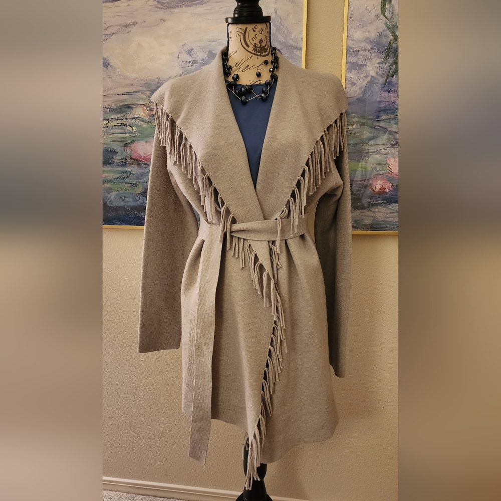 SIONI cardigan with belt and fringe trim.
